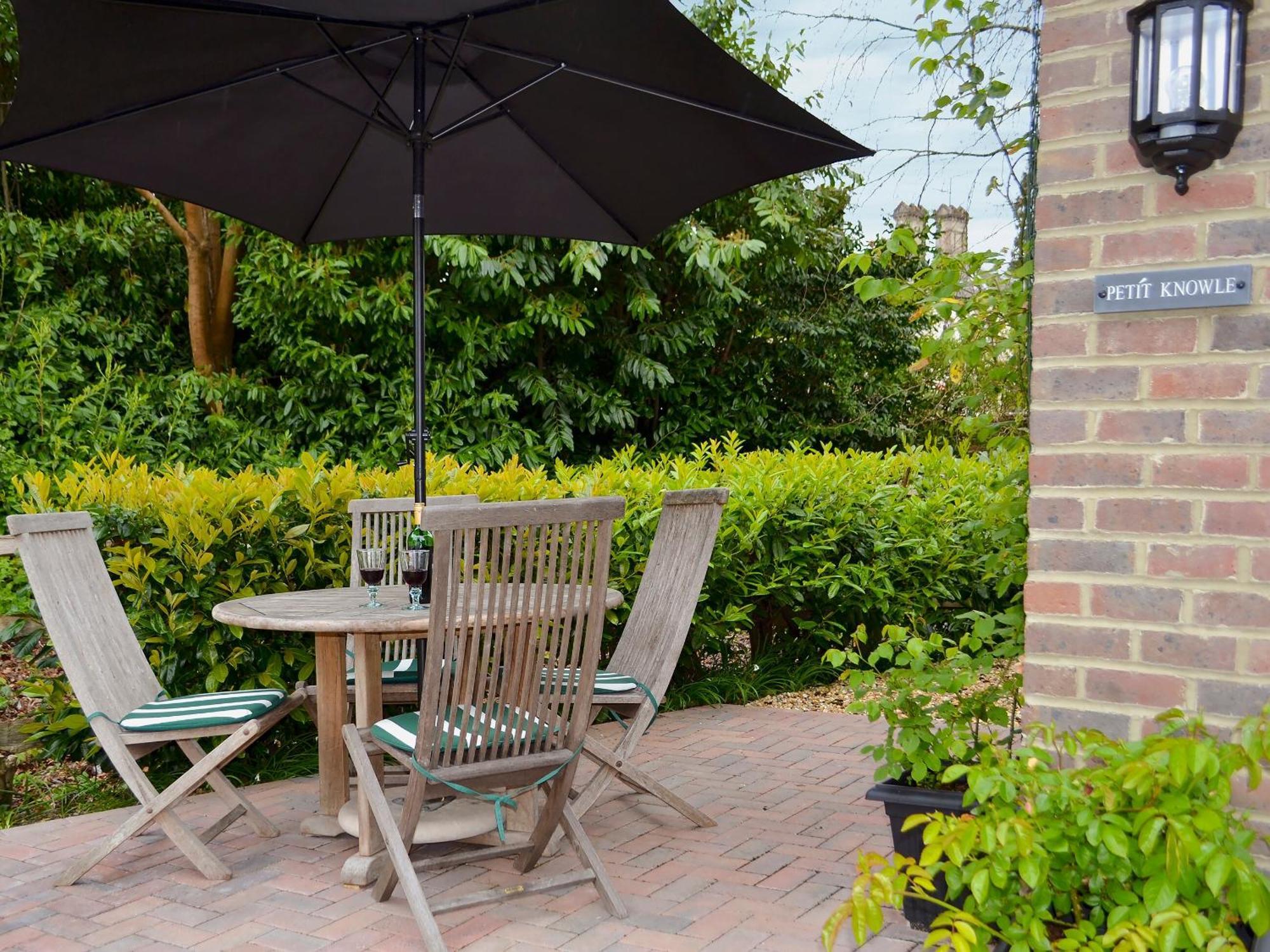 Petit Knowle Villa Cuckfield Exterior photo
